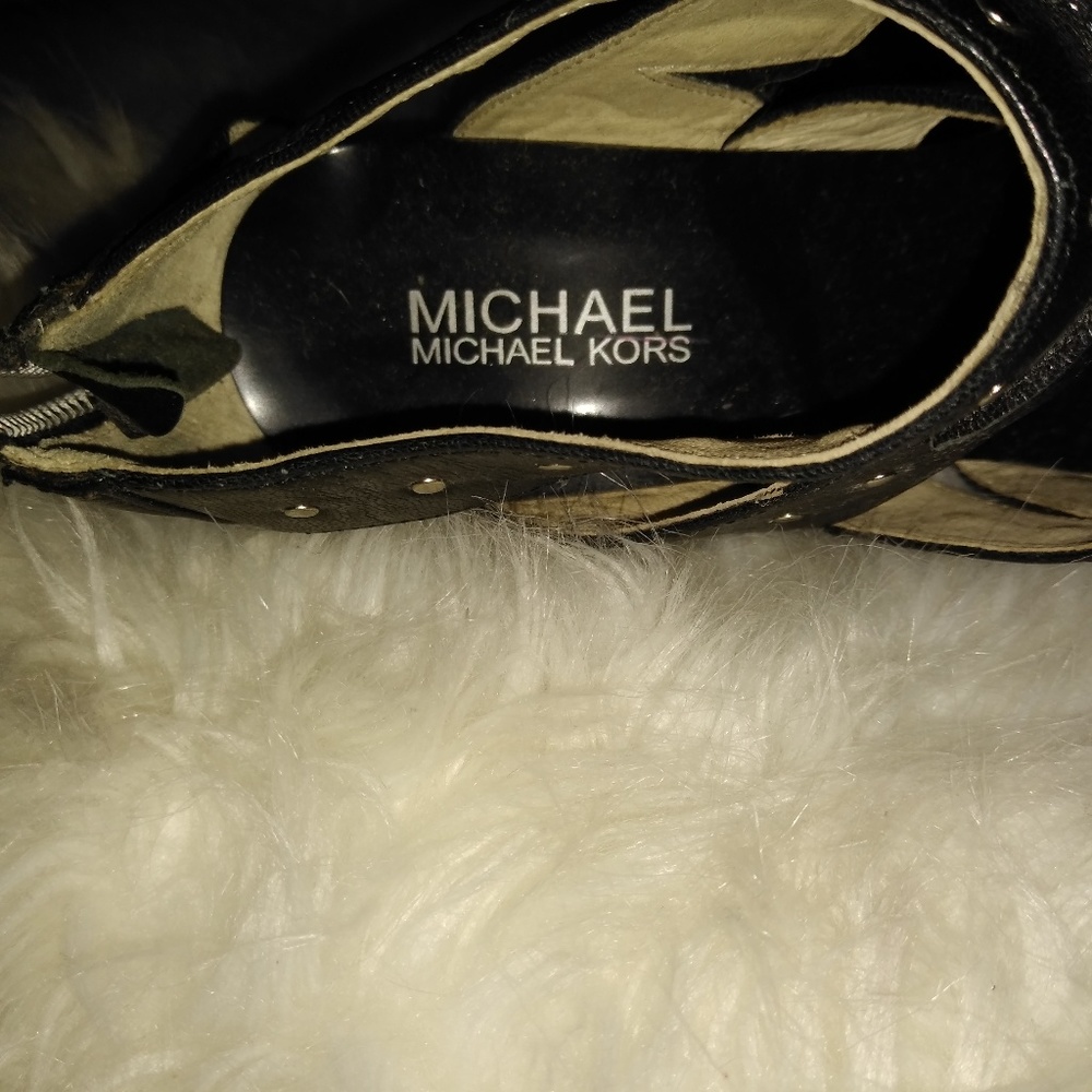 Shoes - Picture 2 of 4